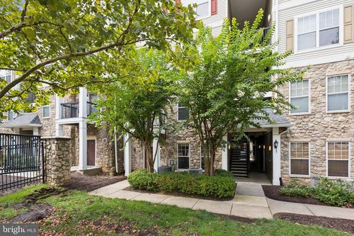 apt-b-5107 Travis Edward Way, CENTREVILLE, VA, 20120-3055 | Card Image