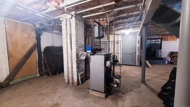 19 Brewer St, House other with 3 bedrooms, 1 bathrooms and null parking in East Hartford CT | Image 15