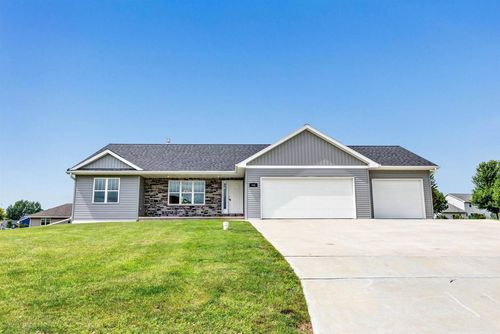 465 Mueller Court, LUXEMBURG, WI, 54217 | Card Image