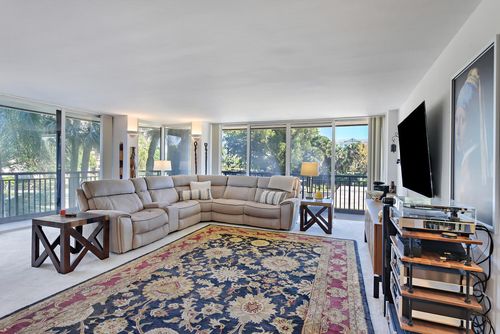204-2427 Presidential Way, West Palm Beach, FL, 33401-1306 | Card Image