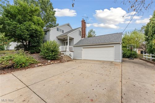 4384 Swallen Ave, Louisville, OH, 44641-9631 | Card Image