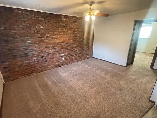 apt-8-1324 Meadow Ln, Weatherford, OK, 73096-2458 | Card Image