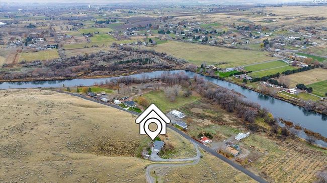 73805 N Demoss Rd, Home with 3 bedrooms, 3 bathrooms and null parking in Benton City WA | Image 48