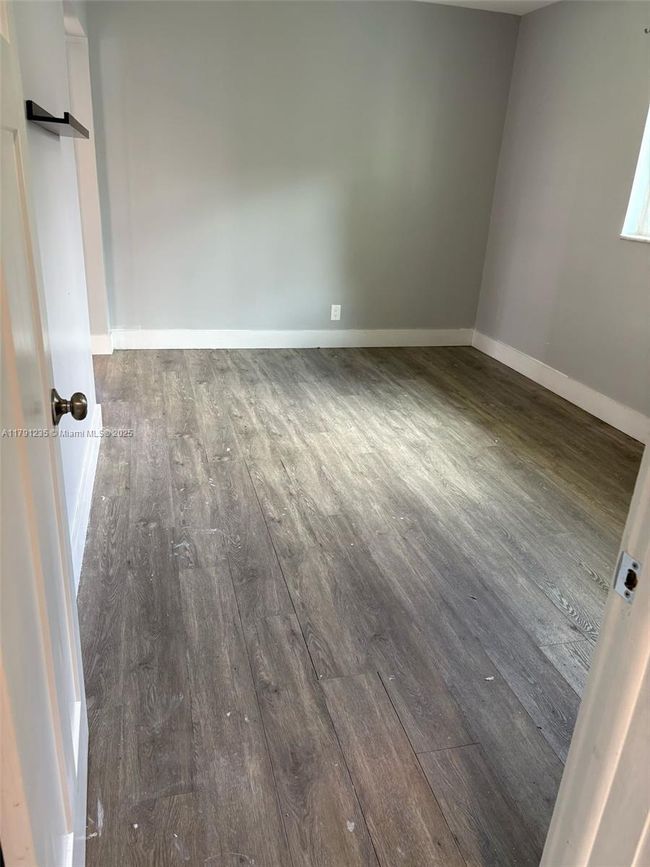 6807 Nw 75 Th St, House other with 2 bedrooms, 1 bathrooms and null parking in Tamarac FL | Image 14