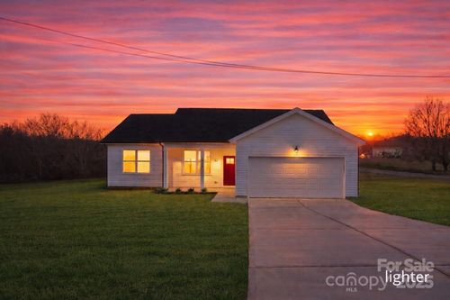 103 Willies Ln, Olin, NC, 28660-9326 | Card Image