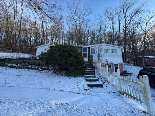 176 Silvis Farm Rd, Greensburg, PA, 15601-1678 | Card Image