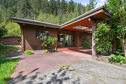 960 Hot Springs Rd, Harrison Hot Springs, BC, V0M1K0 | Card Image