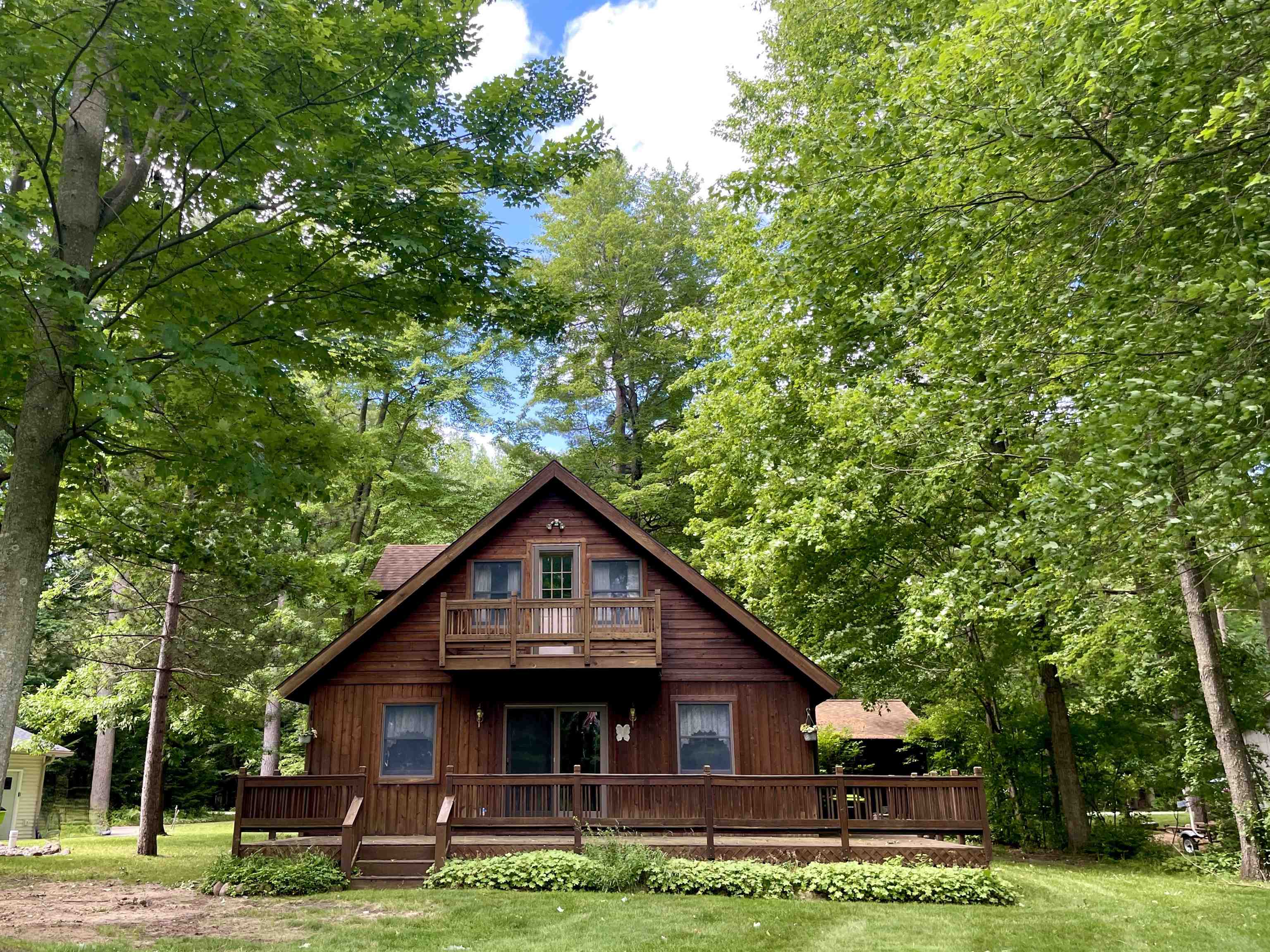 Queens Cir, Gladwin, MI 48624