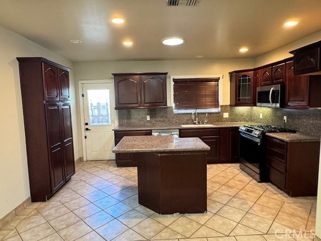 7328 Westwood Dr, House other with 3 bedrooms, 2 bathrooms and 2 parking in Riverside CA | Image 6