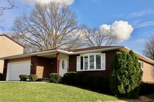 4631 Coral Gables Dr, Parma, OH, 44134-6321 | Card Image