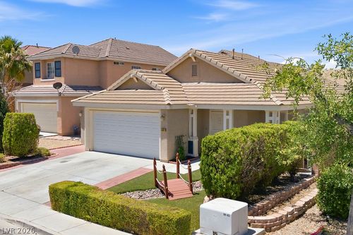 5561 Merriweather Dr, Las Vegas, NV, 89113-1124 | Card Image
