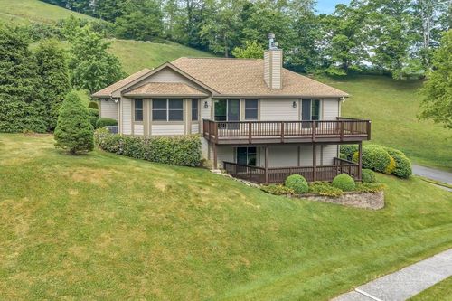 123 Liberty Ln, Banner Elk, NC, 28604-7222 | Card Image