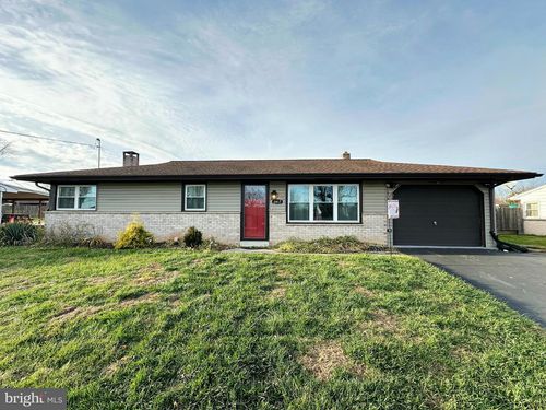 2417 Berkshire Ln, DOVER, PA, 17315-4613 | Card Image