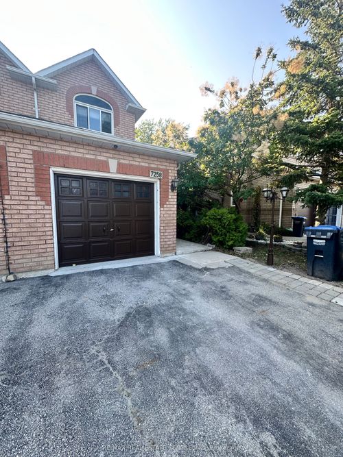 7258 Frontier Ridge, Mississauga, ON, L5N7P9 | Card Image