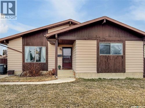 3946 Diefenbaker Dr, Saskatoon, SK, S7L6C6 | Card Image