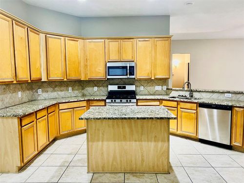 18215 Linden Forest Ln, Katy, TX, 77449-1519 | Card Image