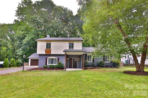 6721 Knightswood Dr, Charlotte, NC, 28226-7603 | Card Image