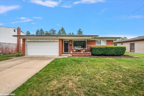 31542 Carmody Dr, Warren, MI, 48092-1390 | Card Image