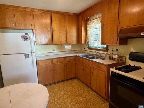 105 Garden Dr, CHARLOTTESVILLE, VA, 22903-4212 | Card Image