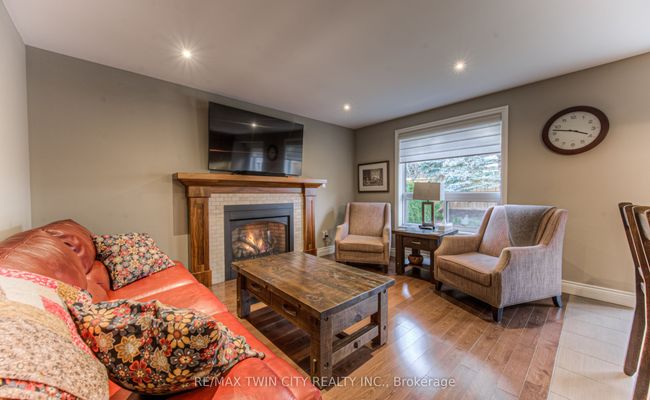 124 Rose Bridge Cres, House other with 2 bedrooms, 3 bathrooms and 2 parking in Cambridge ON | Image 18