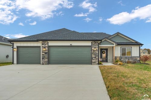 2620 E 26th Ct, Lawrence, KS, 66046-5508 | Card Image