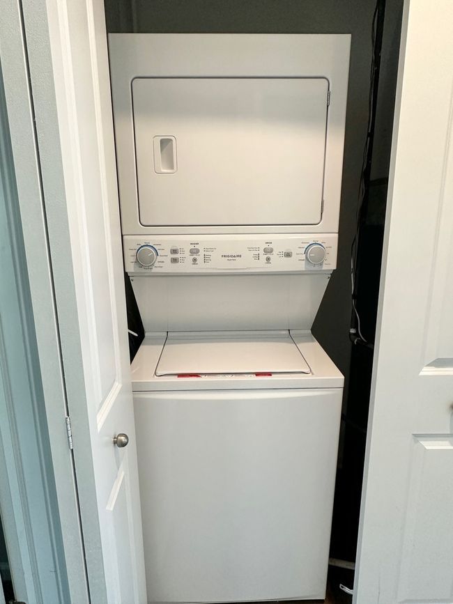 APT-1F - 853 E Main St, Condo with 2 bedrooms, 2 bathrooms and 2 parking in East Dundee IL | Image 16