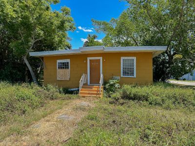 398 Cypress Avenue, House other with 3 bedrooms, 1 bathrooms and null parking in Pahokee FL | Image 1