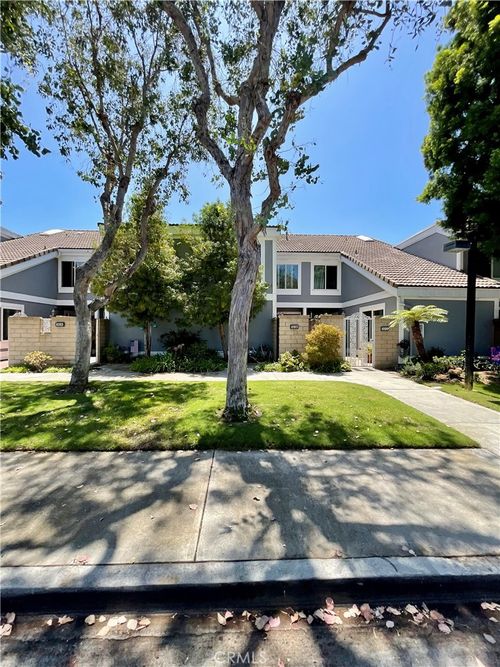 3516 Windspun Dr, Huntington Beach, CA, 92649-2028 | Card Image