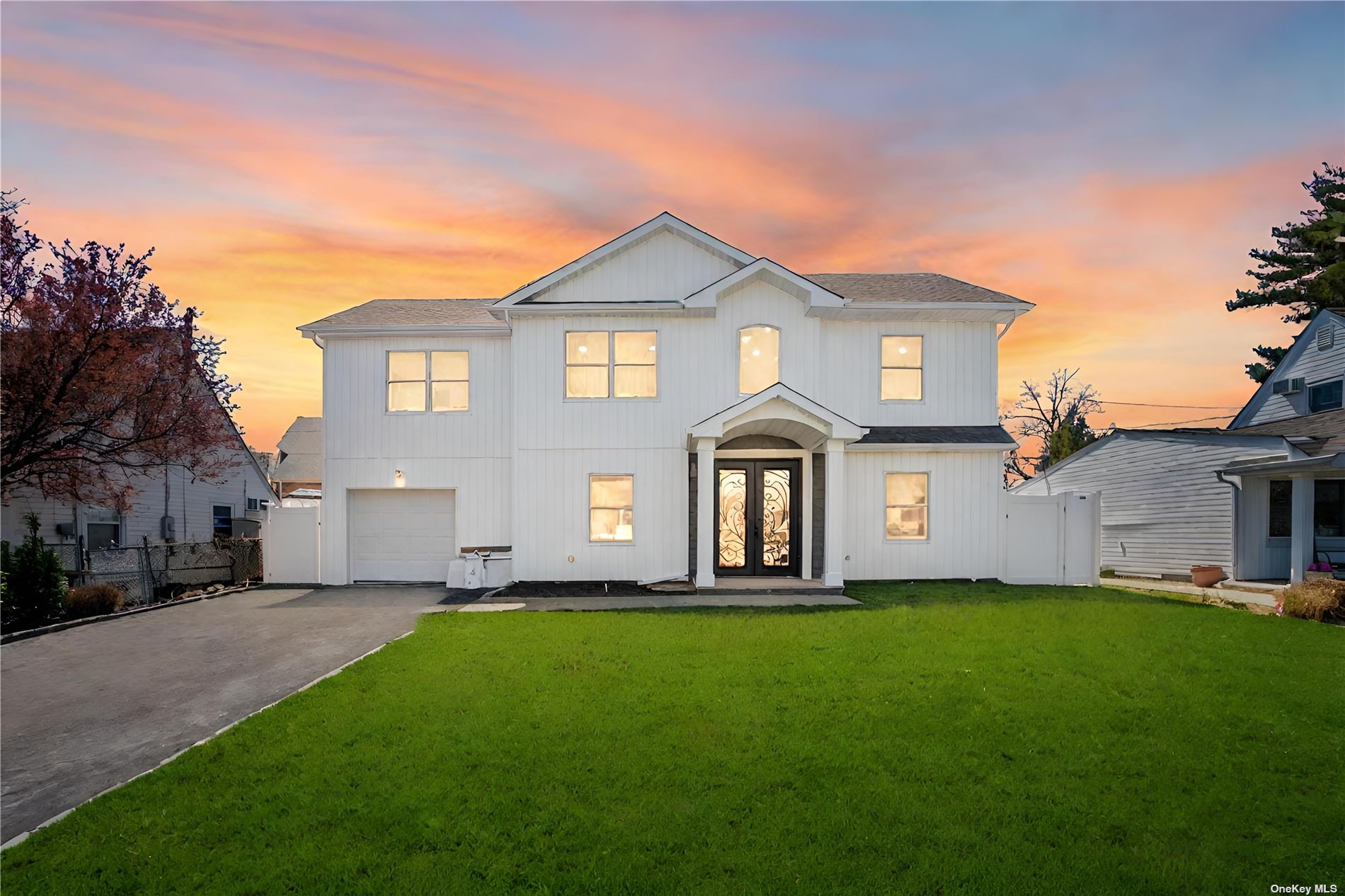 Grey Ln, Levittown, NY 11756