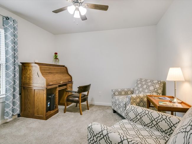 Whether you use it as an office or a bedroom, you'll enjoy the front facing window and the morning sun! | Image 16