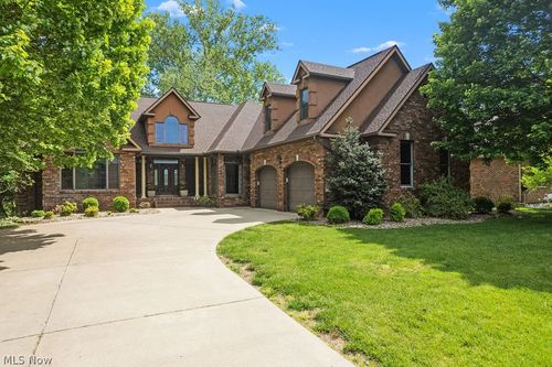 9 Henderson Ln, Williamstown, WV, 26187-8301 | Card Image