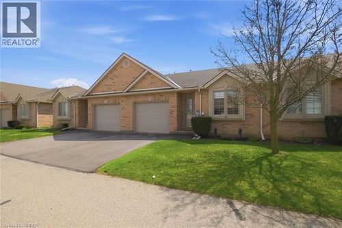 10-385 Park Road N, Brantford, ON, N3R0A1 | Card Image
