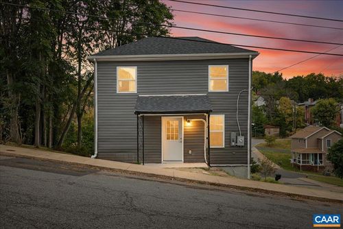 1003 W Johnson St, STAUNTON, VA, 24401-4028 | Card Image