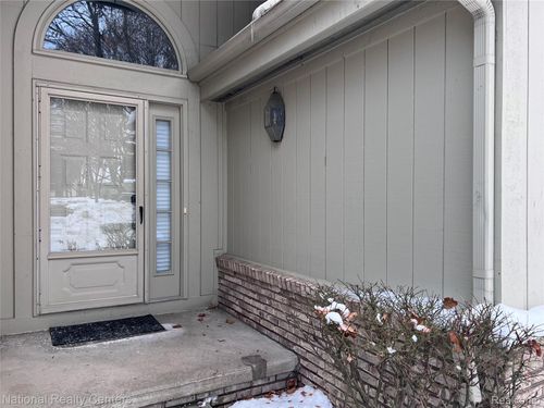 36525 Lochdale, Farmington Hills, MI, 48335-2191 | Card Image