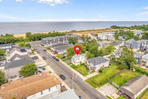 16 Bayview Ave, Keansburg, NJ, 07734-1202 | Card Image