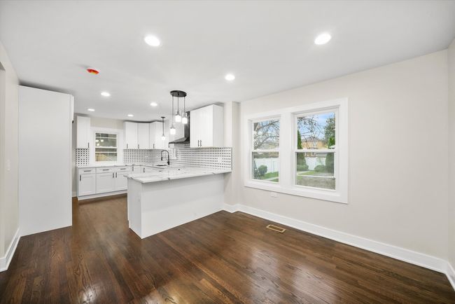 9213 S Trumbull Ave, House other with 3 bedrooms, 2 bathrooms and 2 parking in Evergreen Park IL | Image 8