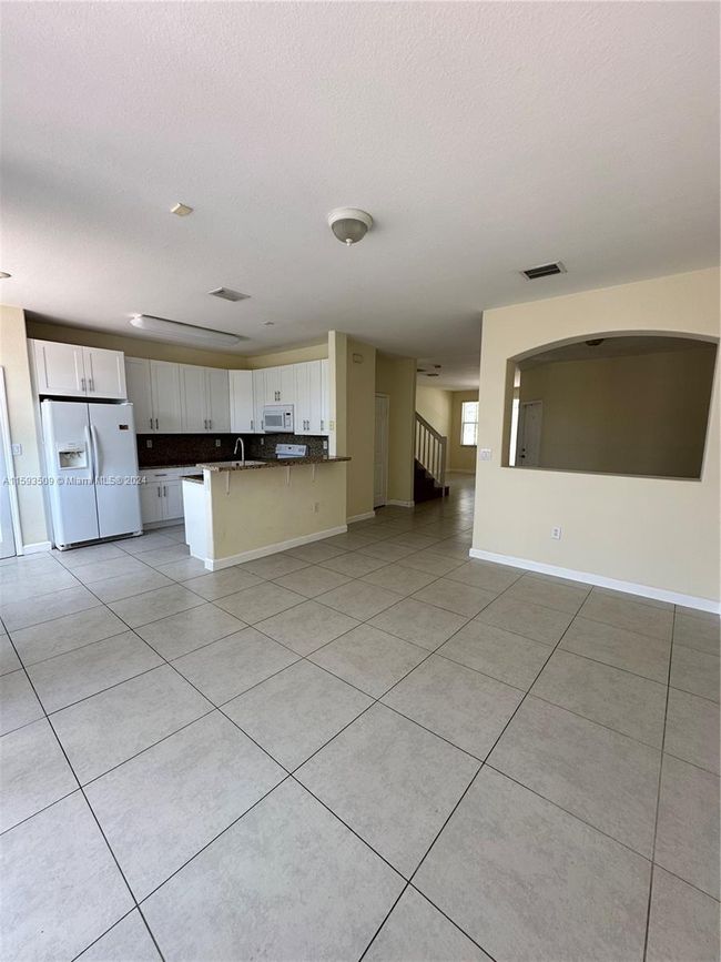 10967 - 10967 Nw 79th St, Townhouse with 4 bedrooms, 2 bathrooms and null parking in Doral FL | Image 18