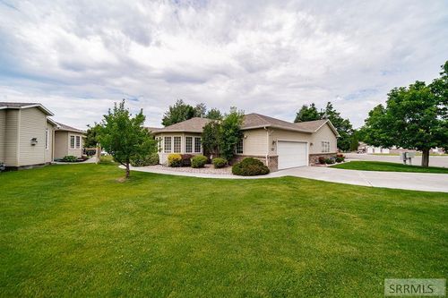 960 Escalante Ave, Idaho Falls, ID, 83404-6800 | Card Image