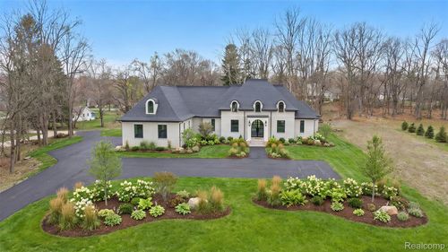 5560 Sheldon Rd, Rochester, MI, 48306-2128 | Card Image