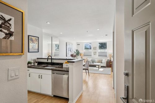 414-8200 Oceanview Ter, San Francisco, CA, 94132-3274 | Card Image