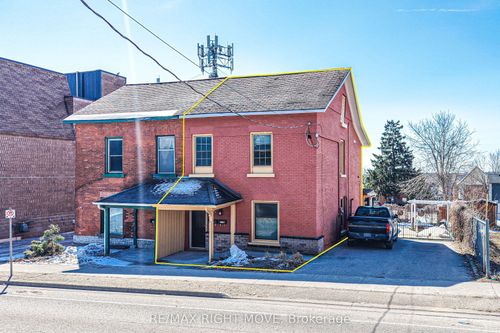 33 Coldwater Rd W, Orillia, ON, L3V3L2 | Card Image