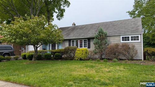 620 Fermery Dr, New Milford, NJ, 07646-1020 | Card Image