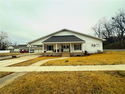 417 Main St, Noel, MO, 64854-9416 | Card Image