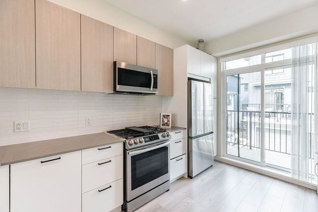 35 - 488 Furness Street, Townhouse with 2 bedrooms, 2 bathrooms and 2 parking in New Westminster BC | Image 4