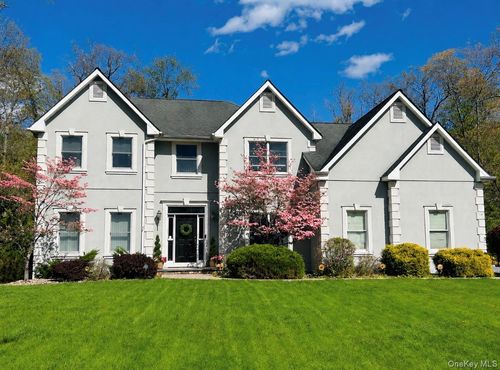 43 Greenwich Ave, Central Valley, NY, 10917-3717 | Card Image
