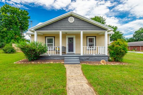 303 Depot St, Soddy Daisy, TN, 37379-6714 | Card Image