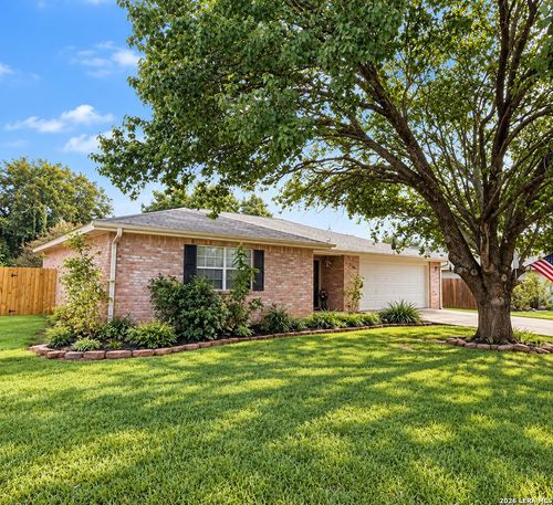 719 Dawn Ln, Fredericksburg, TX, 78624-5127 | Card Image