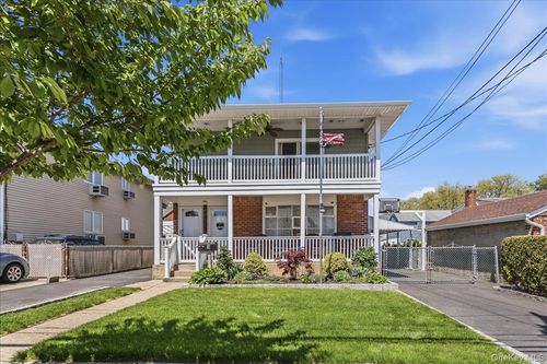 9 Raisig Avenue, Hempstead, NY, 11580 | Card Image