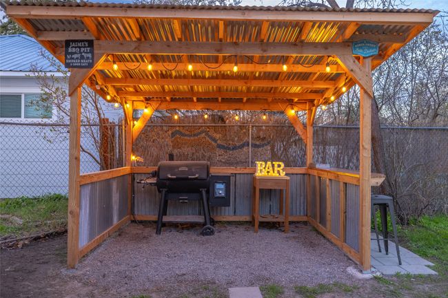 Back Yard Bar/BBQ area | Image 53
