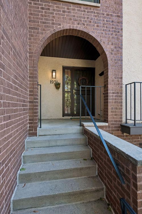 1931 Emerson Ave S, Minneapolis, MN, 55403-2917 | Card Image